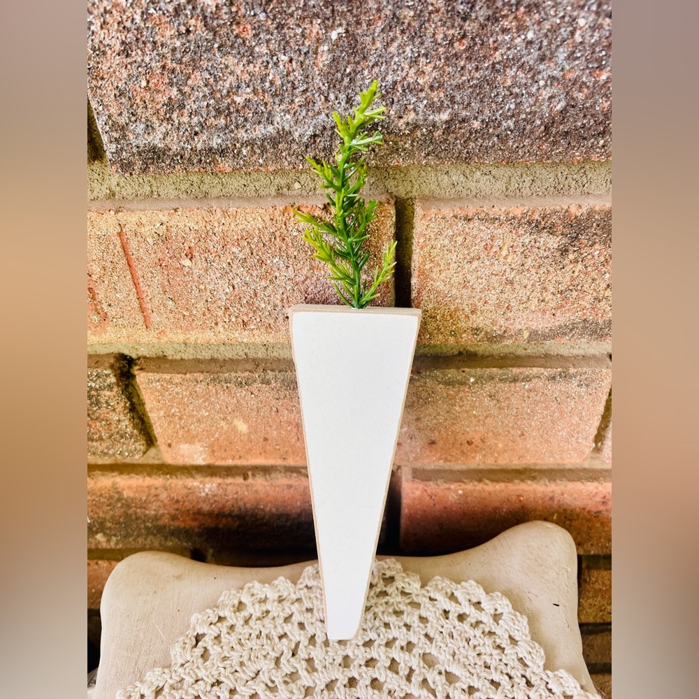 *White Wooden Deco Carrot - Picture 9 of 12
